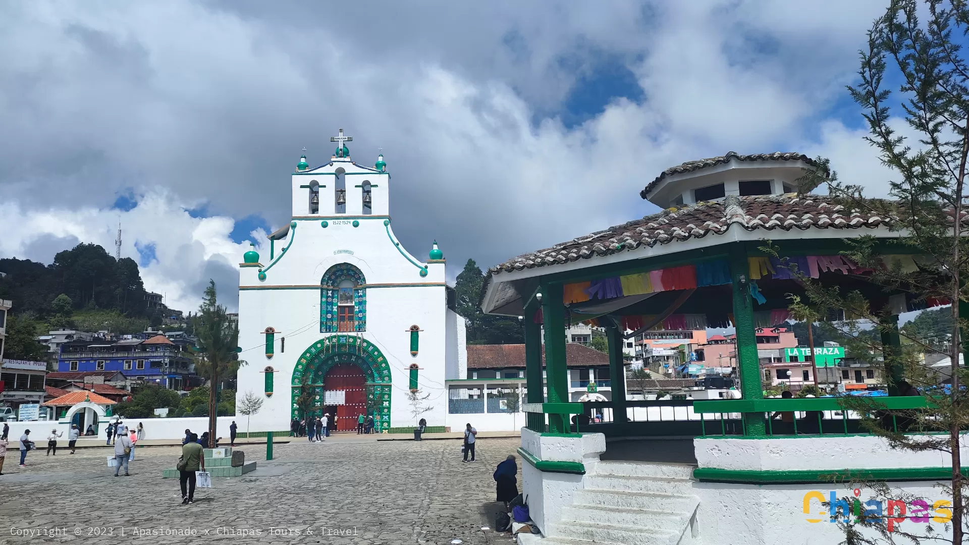 Pueblos Indígenas de San Juan Chamula y Zinacantán