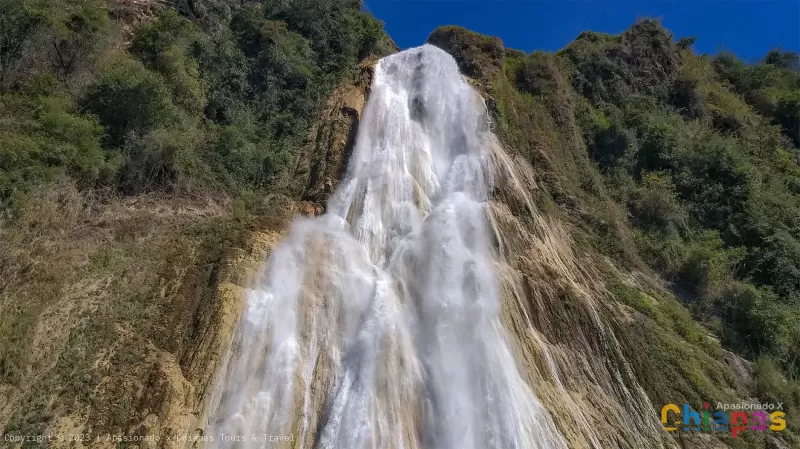 El espectacular cascada el Chiflón