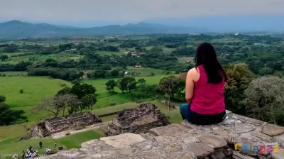 Mirador Toniná Exploración de Toniná