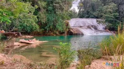 Vista lejana de las cascadas de Roberto Barrios
