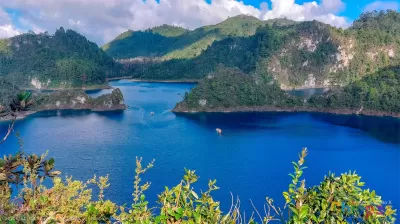 vista de las lagos de montebello