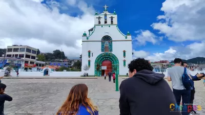 Pueblos Indígenas de San Juan Chamula y Zinacantán