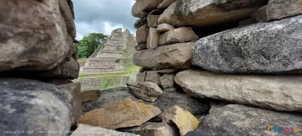 Explorando la grandeza de Toniná: Tesoros ocultos en la selva chiapaneca