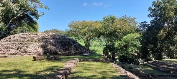 Deidades y murales: El esplendor artístico de Bonampak